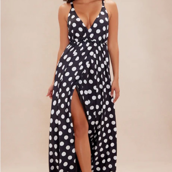 Sleeveless Black And White Polka Dot Maxi Dress With Plunge V-Neck